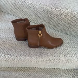 NEW Michael Kors brown leather boots size 7